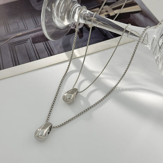 A simple necklace jewelry