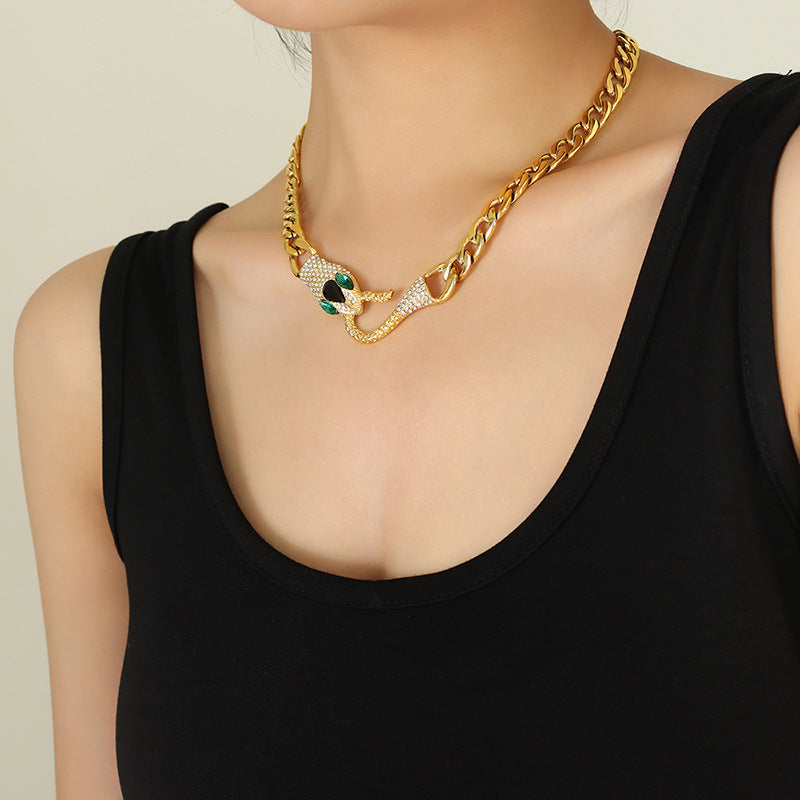 A necklace jewelry