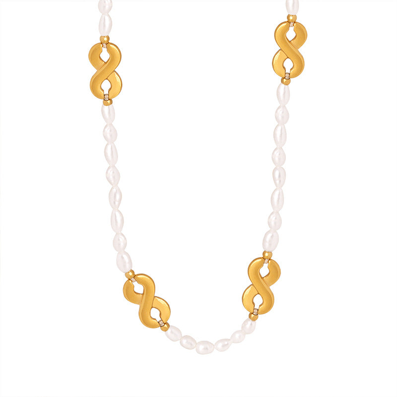 A necklace jewelry