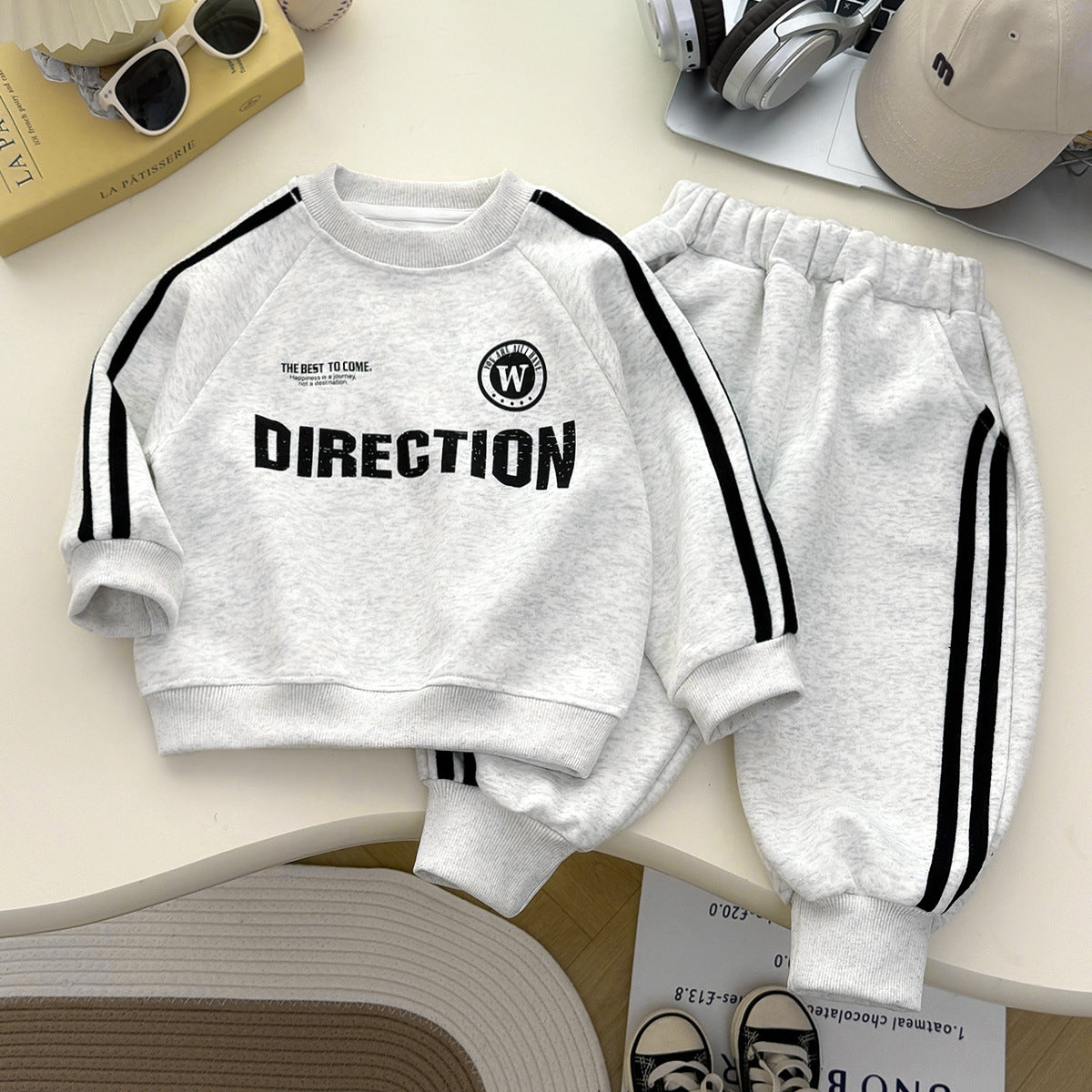 A children's and teenagers' sweater set