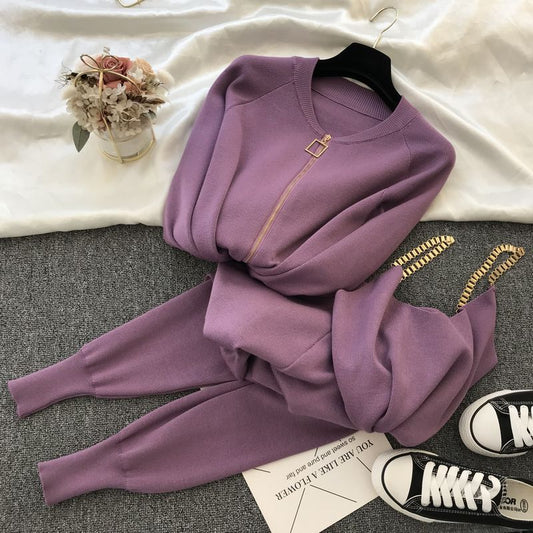 A women's set three-piece set