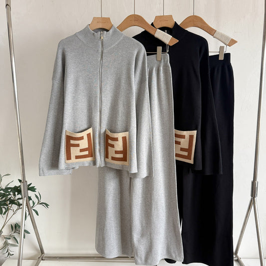 A trousers knitted two-piece set