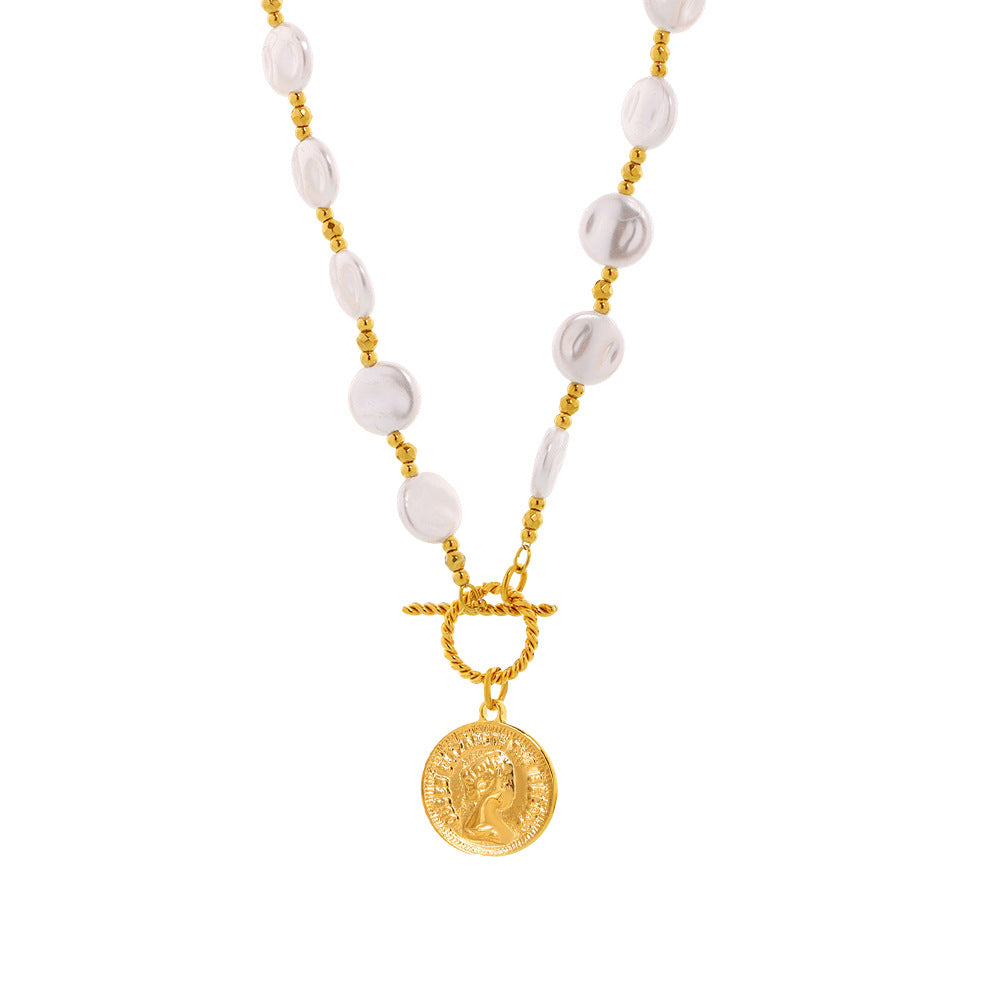 A necklace jewelry