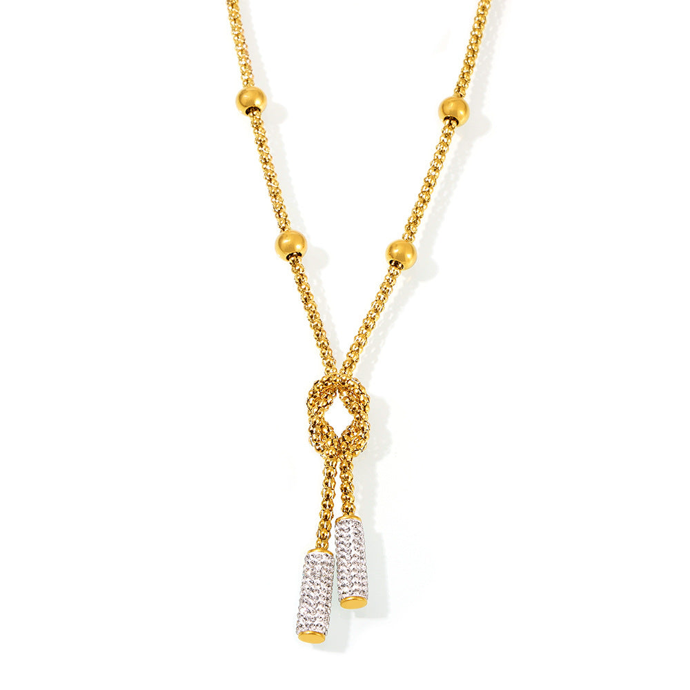 A necklace jewelry