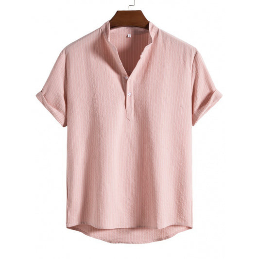 A men's stand-up collar striped short-sleeved shirt