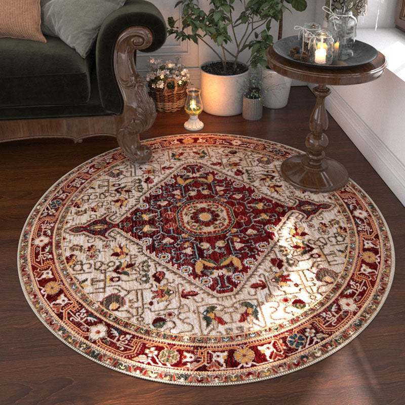 A round carpet
