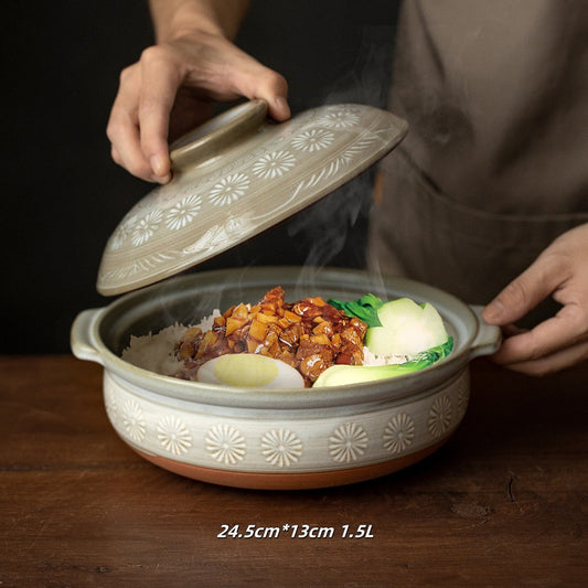 A clay soup pot
