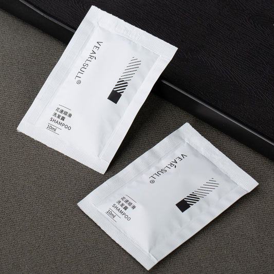 P toiletries set
