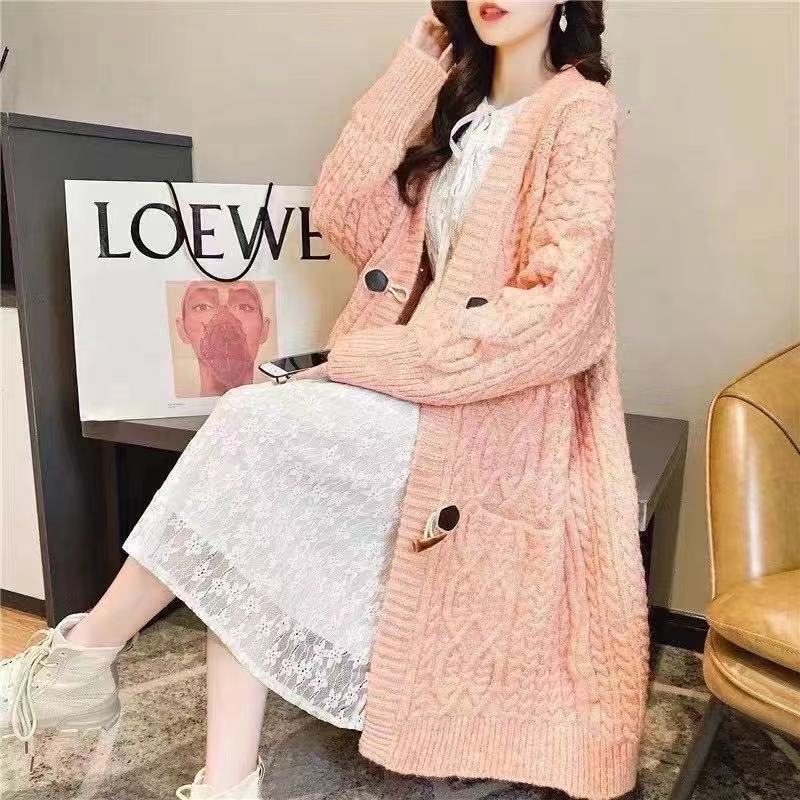 A long knit jacket