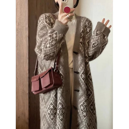 A long knit jacket