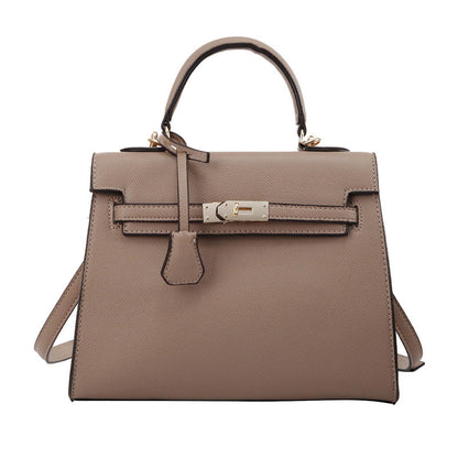A new Korean version of the versatile messenger shoulder bag portable fashion Kelly bag