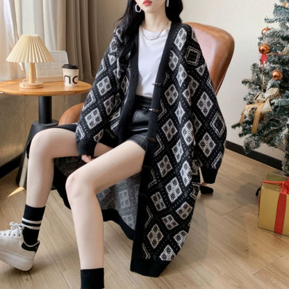 A long knit jacket