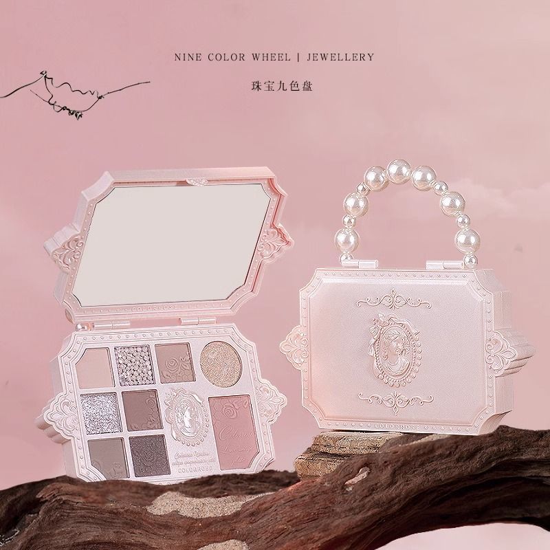 P eyeshadow disc makeup