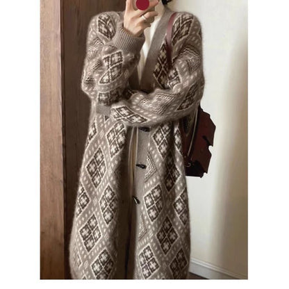 A long knit jacket
