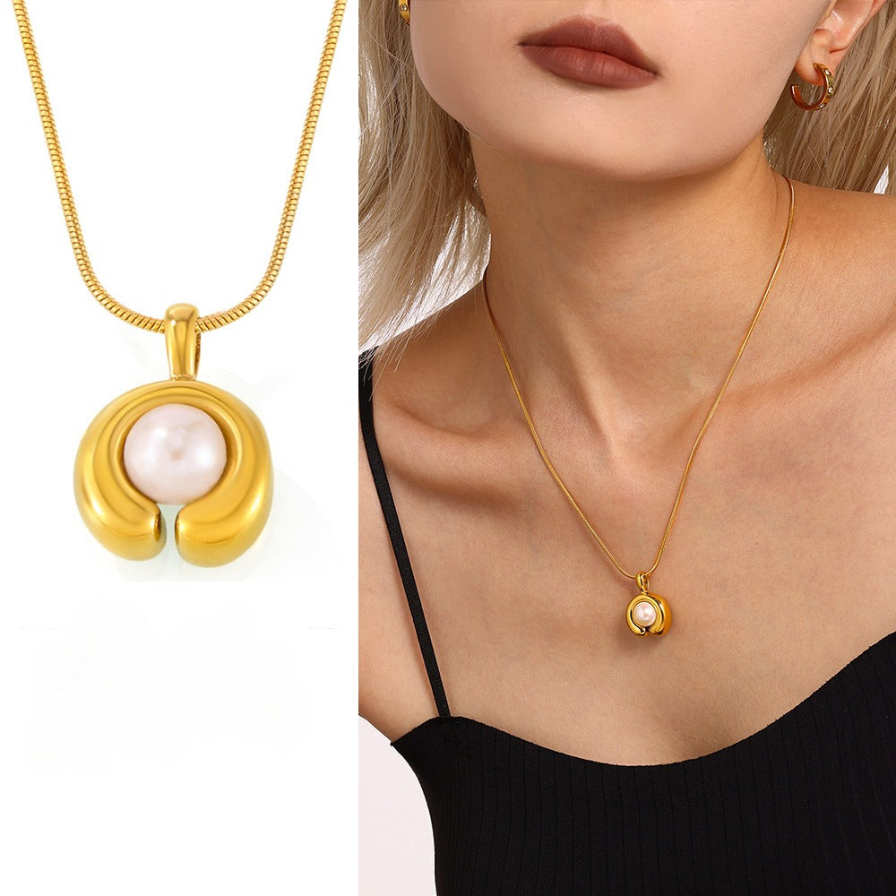 A necklace jewelry