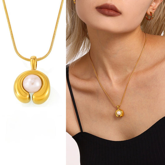 A necklace jewelry