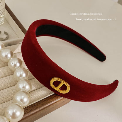 A new autumn and winter red velvet headband retro female Internet celebrity pressure hair wide edge high skull top hair accessories simple temperament headband