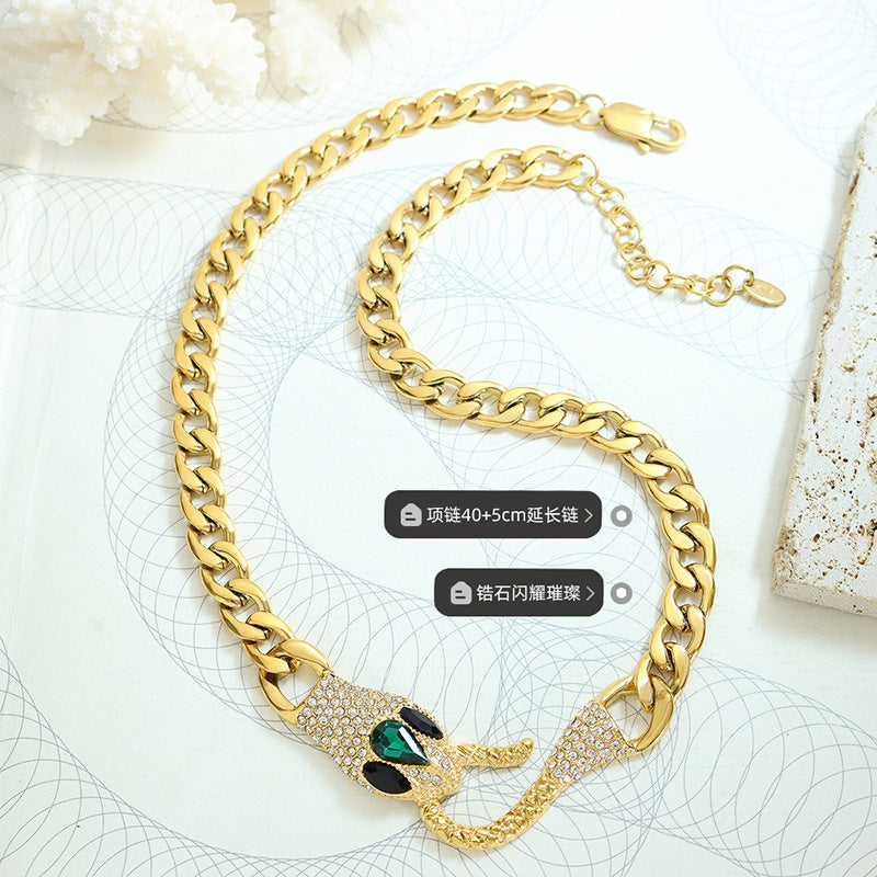 A necklace jewelry