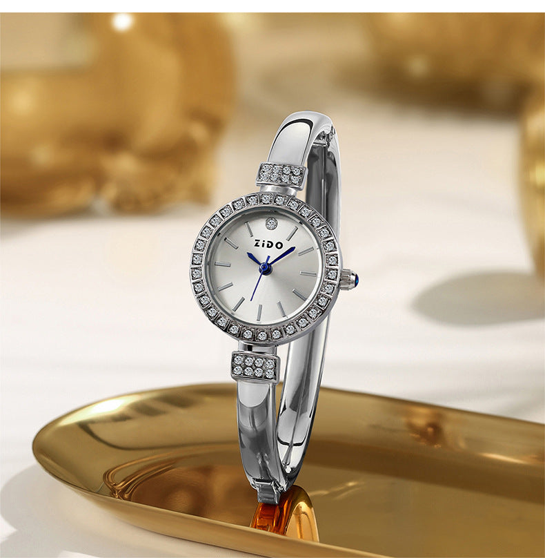 A light luxury diamond-encrusted women's watch, exquisite and compact, quartz watch