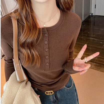 A long-sleeved top