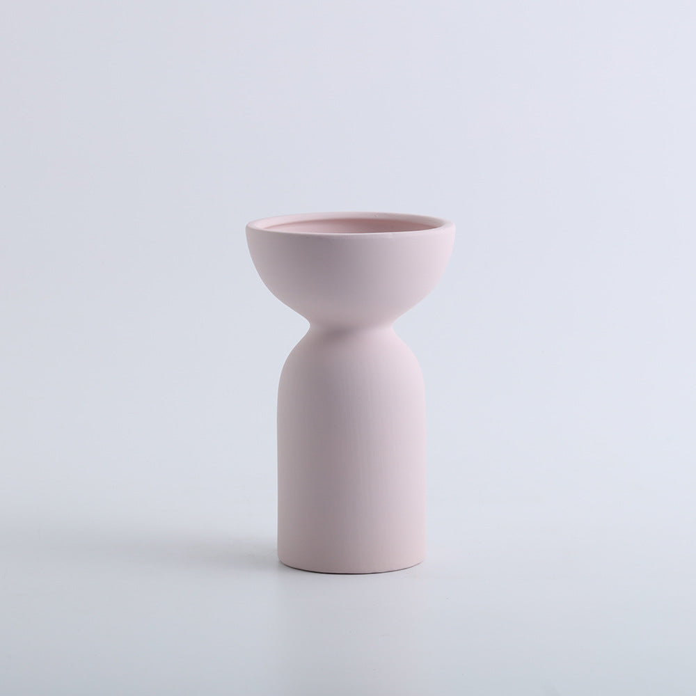 A ceramic vase decorative ornament