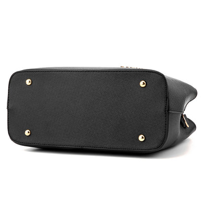 A new fashion trendy shoulder messenger bag handbag Korean version