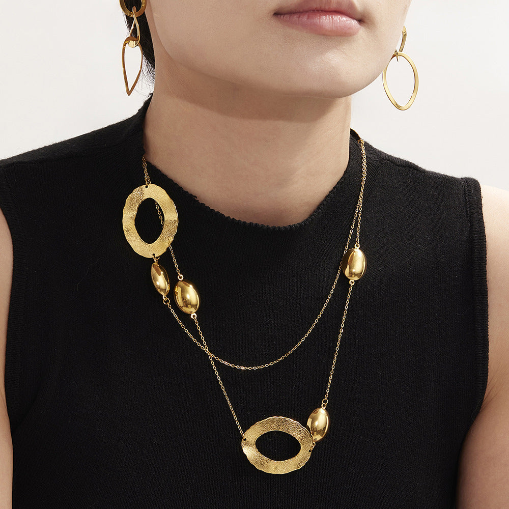 A necklace jewelry