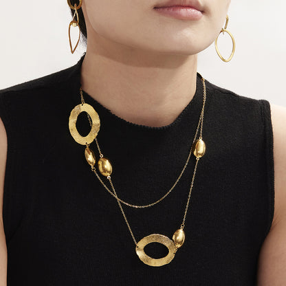 A necklace jewelry