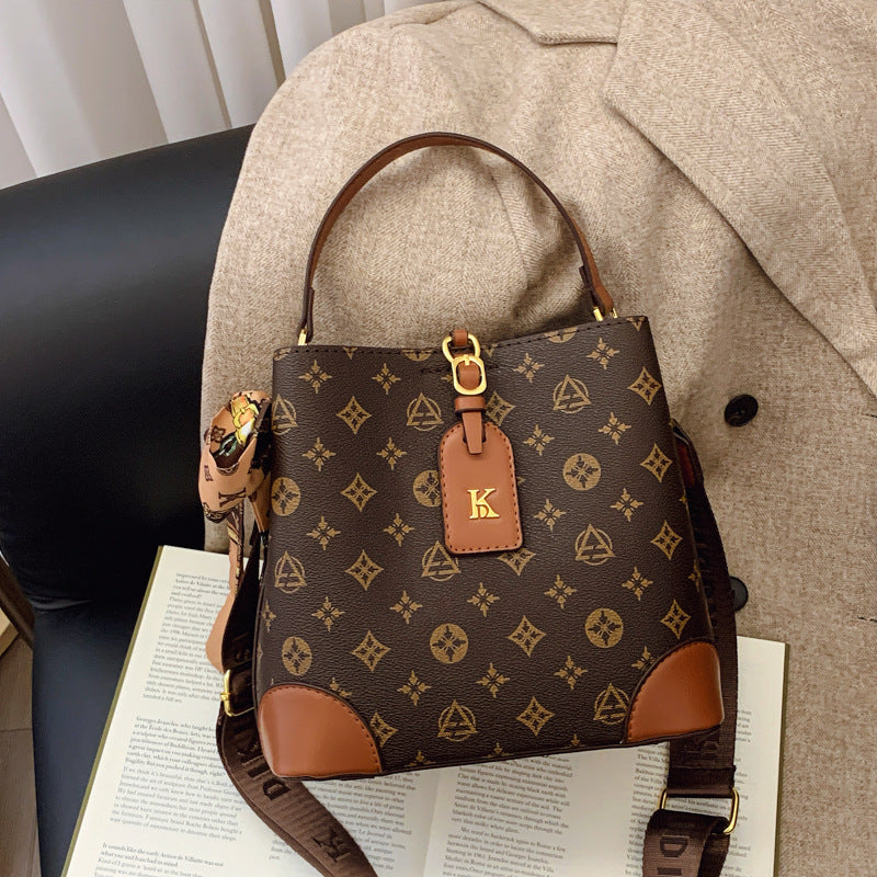 Type A printed large-capacity women's versatile portable shoulder messenger bag