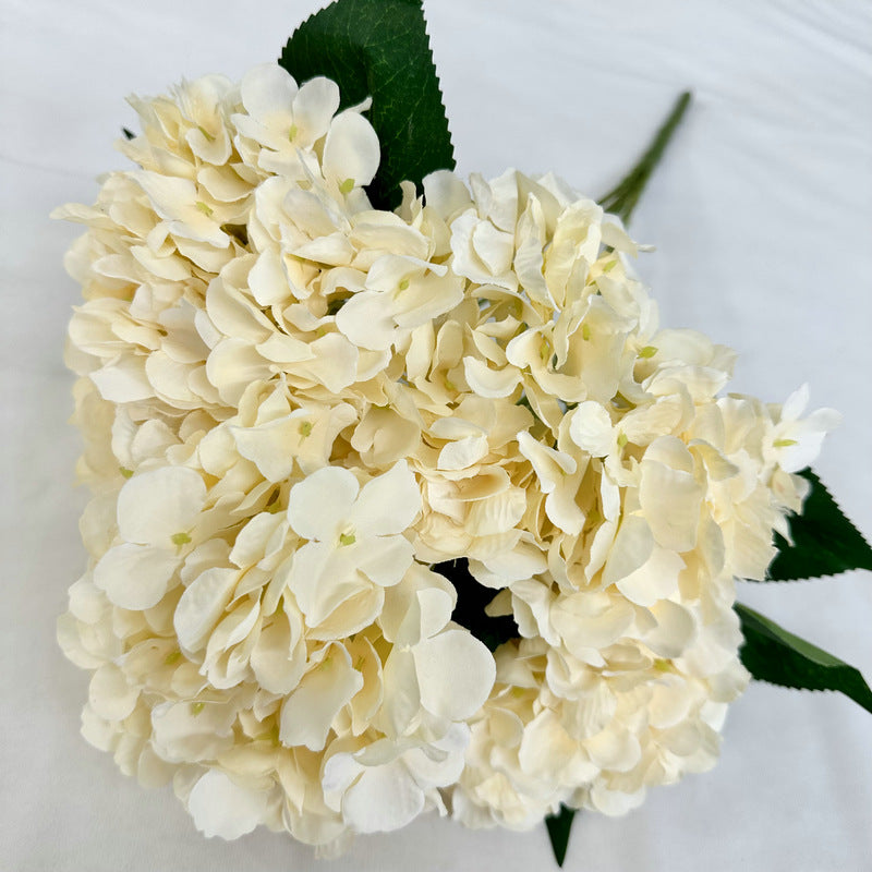 A 5 head Meiyu hydrangea decoration simulated flower wedding arrangement polished cloth fake flower hotel decoration hydrangea