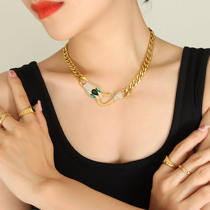 A necklace jewelry