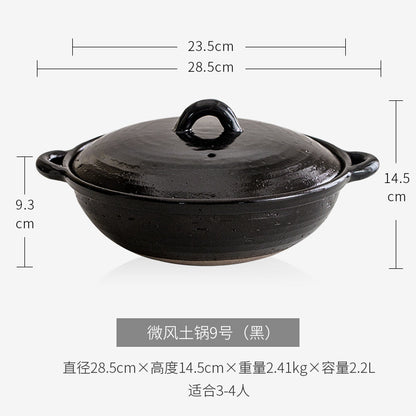 A clay soup pot