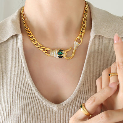 A necklace jewelry