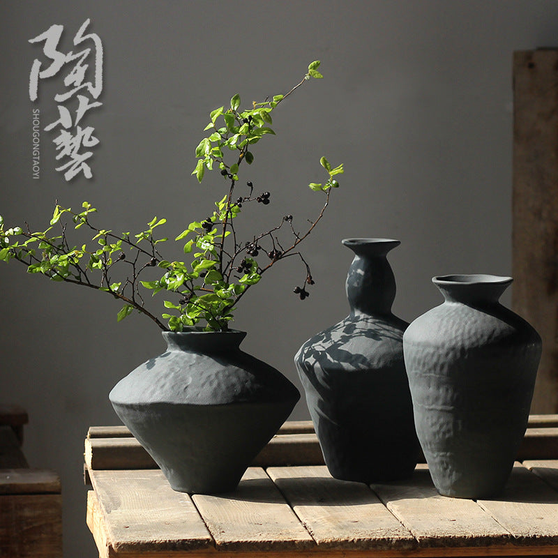 A retro Zen vase ceramic art advanced sense wabi-sabi wind Japanese coarse pottery living room flower arrangement B & B niche ornament