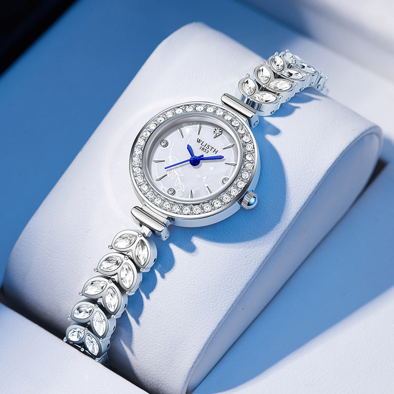 A watch student casual women's light luxury versatile waterproof women's quartz watch fashion bracelet watch