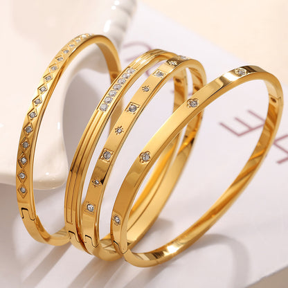 A European and American hot selling ins style titanium steel bracelet hexagram star snap buckle bracelet 18k gold-plated stainless steel zircon bracelet