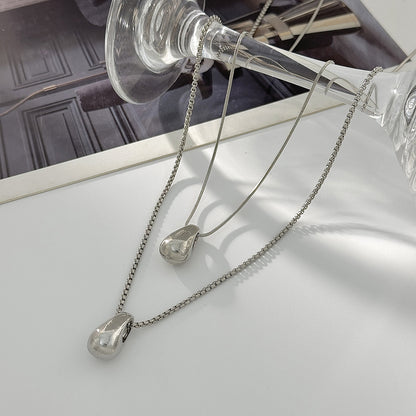 A simple necklace jewelry