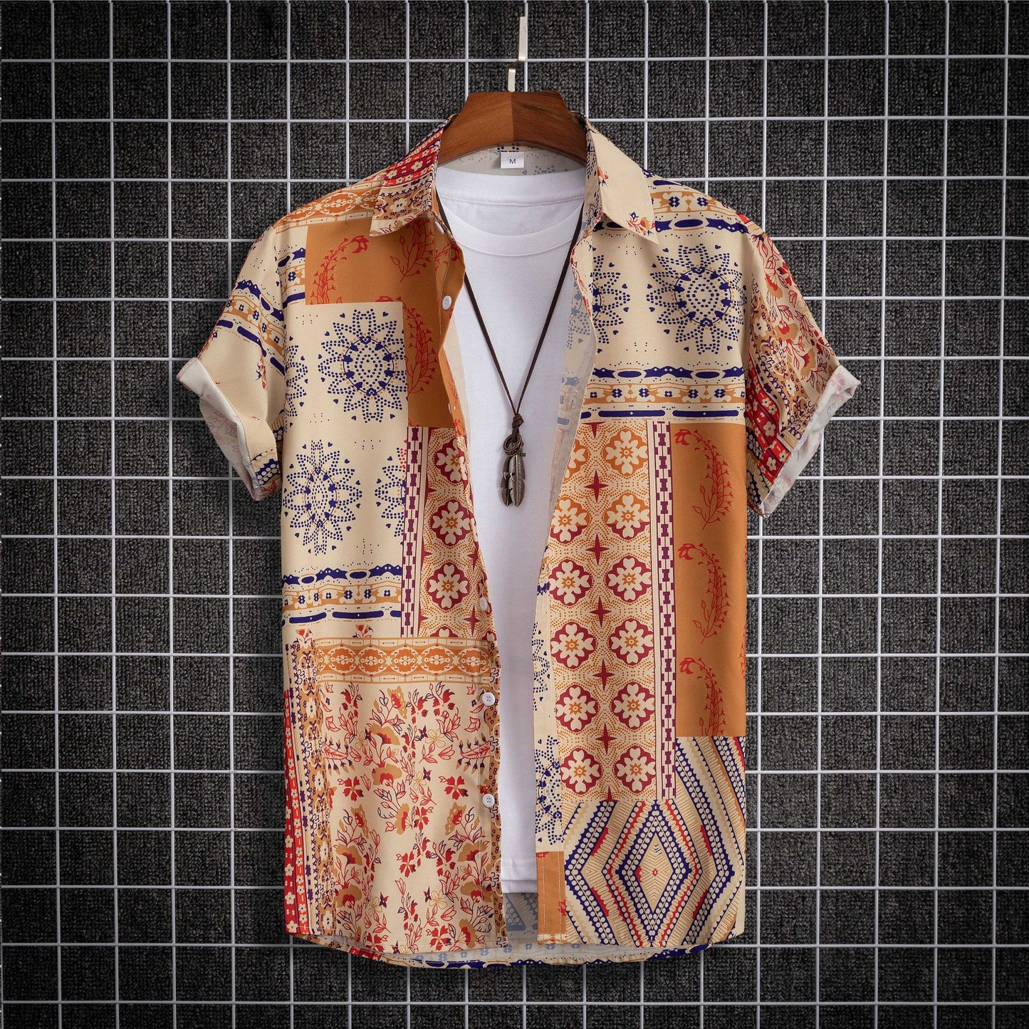 A Men's Fashion Casual Fit Paisley Style Short Sleeve Shirt Non-Positioning - Mixbatch
