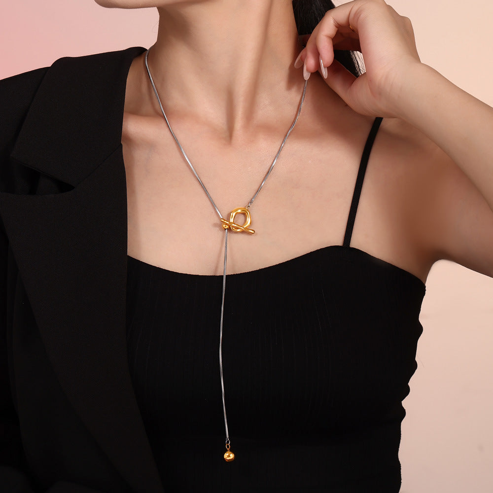 A necklace jewelry