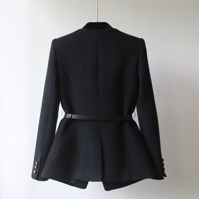 A lady's coat