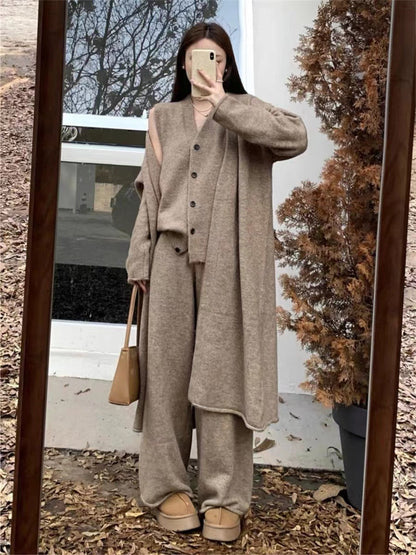 A women's set three-piece set