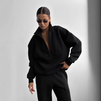 A long-sleeved sweater set two-piece set