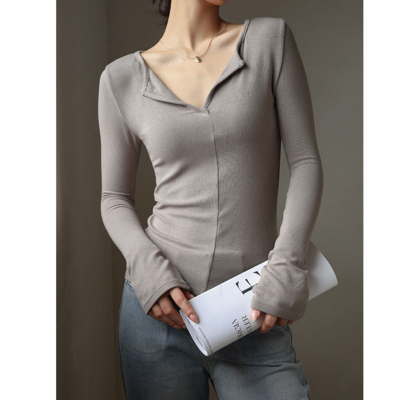 A long-sleeved top