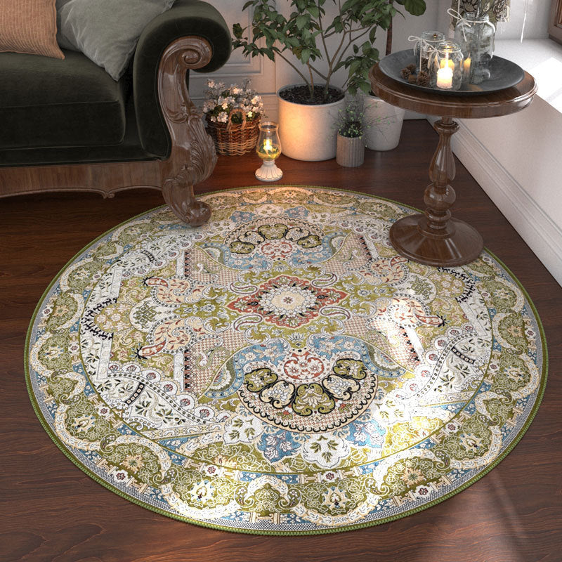 A round carpet