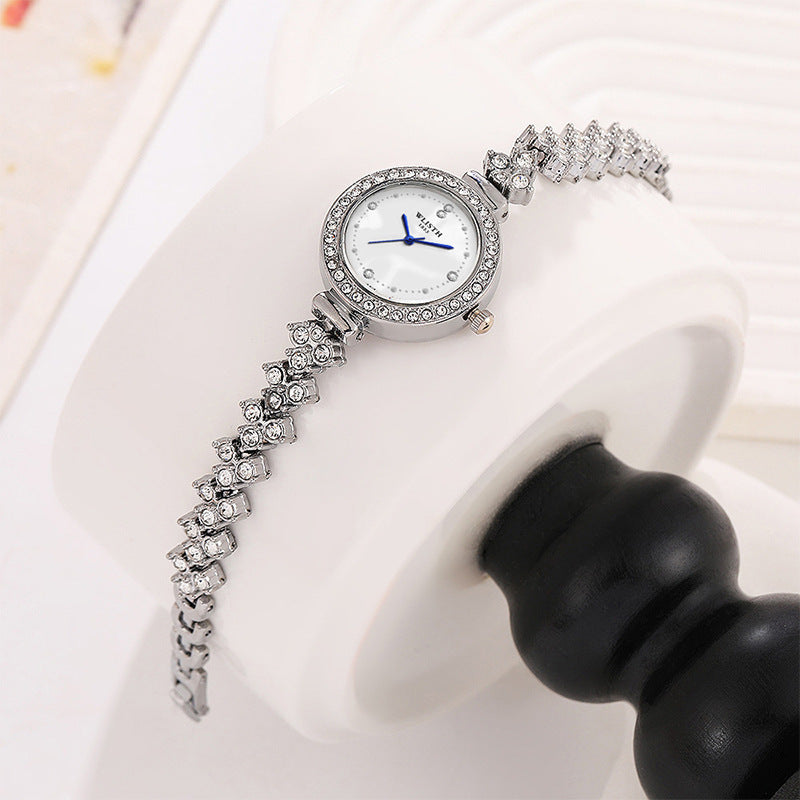 A new diamond bracelet women's watch quartz watch light luxury niche women's watch fashion watch