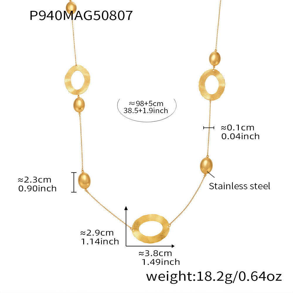 A necklace jewelry