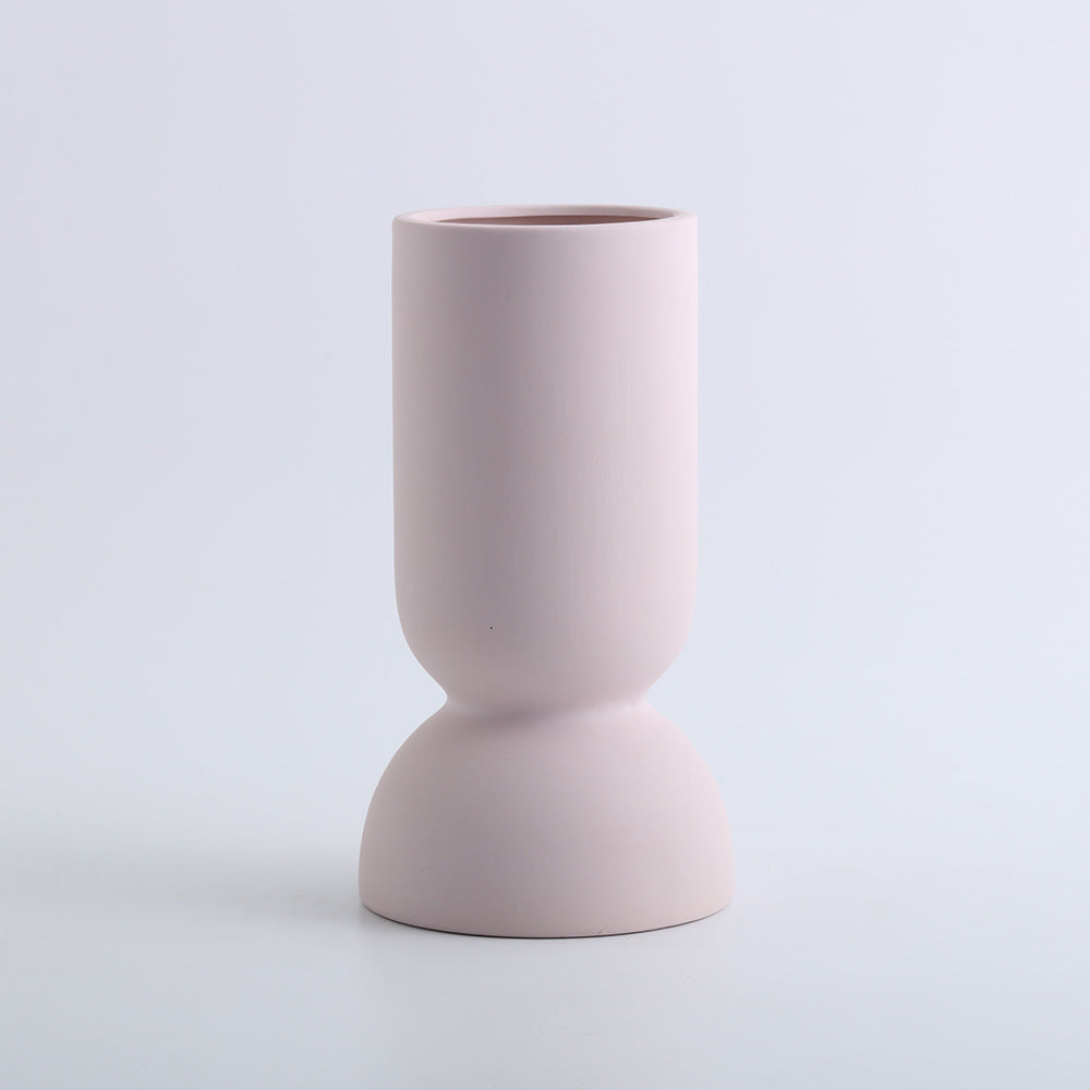 A ceramic vase decorative ornament