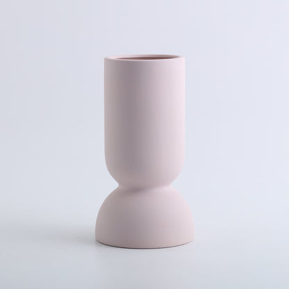 A ceramic vase decorative ornament