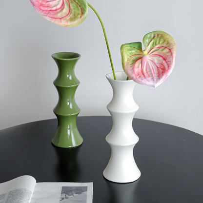 A new retro ceramic vase, high-end ornament ins wind New Year's red medieval high-value hydroponic vase
