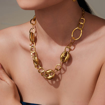 A necklace jewelry